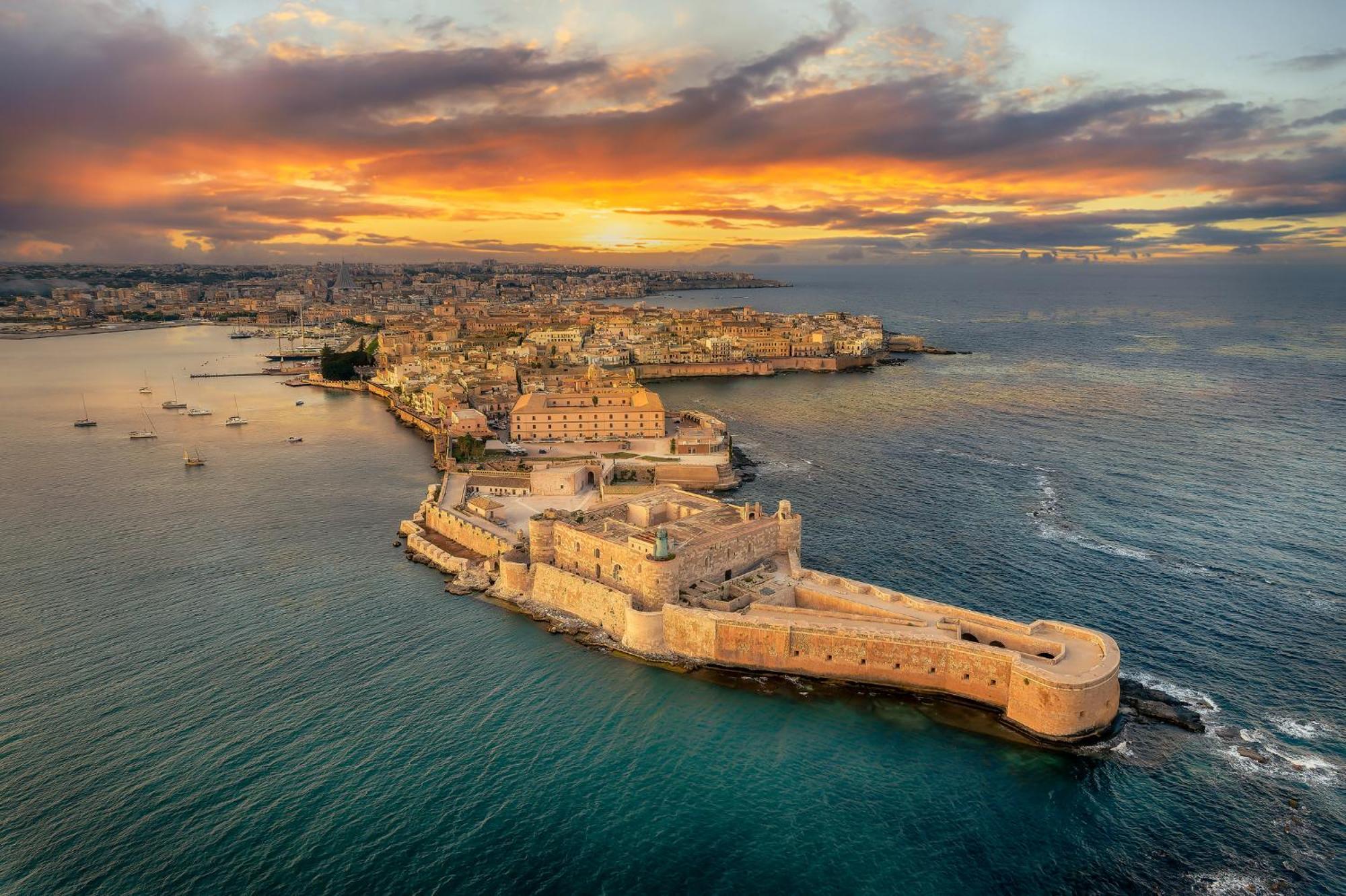 Ortigia Charming Suite Сиракузы Экстерьер фото